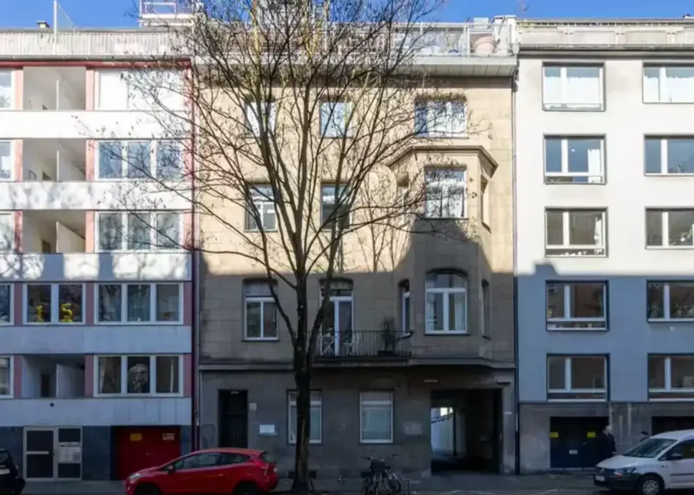 Außenansicht des Wohnensembles Bagelstraße 104 in Düsseldorf